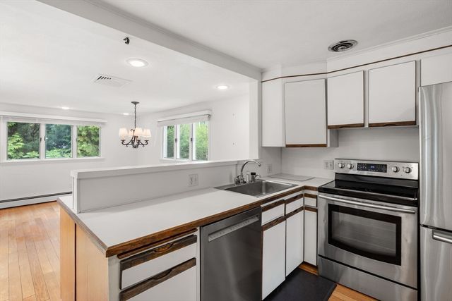 25 Countryside Ln, Marblehead, MA 01945