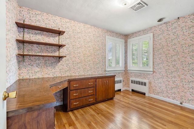 25 Countryside Ln, Marblehead, MA 01945