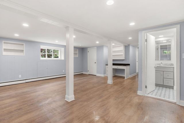 25 Countryside Ln, Marblehead, MA 01945