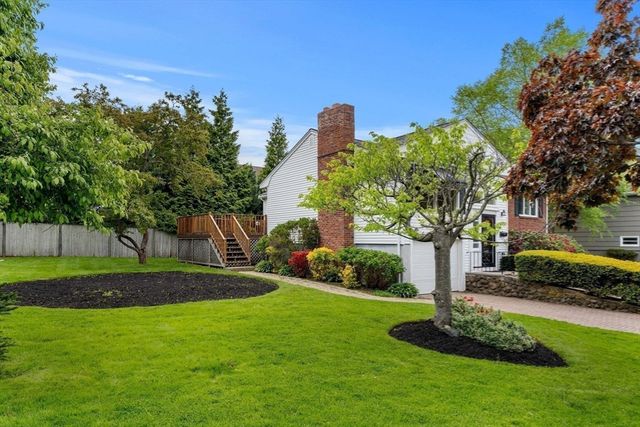 25 Countryside Ln, Marblehead, MA 01945