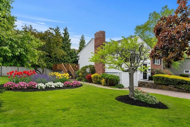 25 Countryside Ln, Marblehead, MA 01945