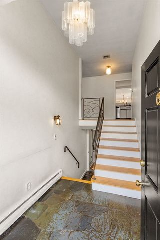 25 Countryside Ln, Marblehead, MA 01945