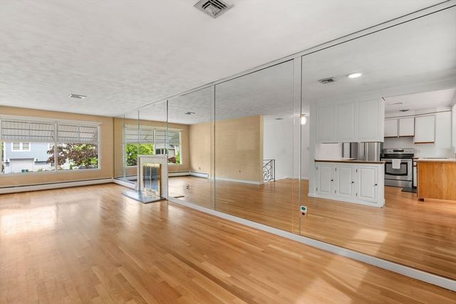 25 Countryside Ln, Marblehead, MA 01945