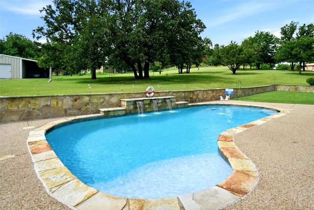 114 Bolivar Drive, Weatherford, TX 76085