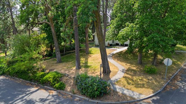 624 LINCOLN St, Cheney, WA 99004