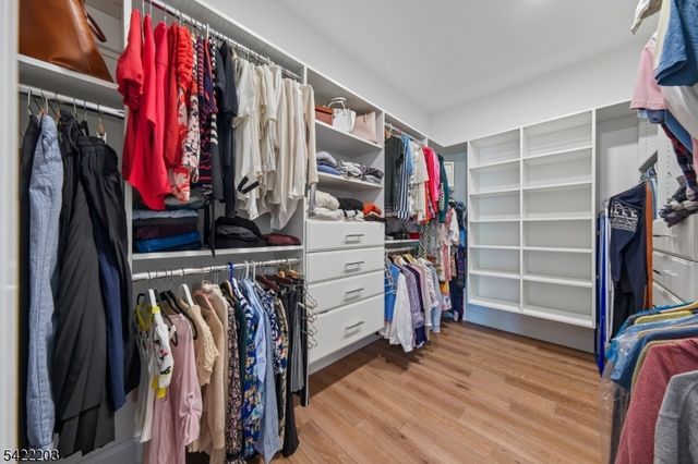 35 Lee Rd, Livingston Twp., NJ 07039