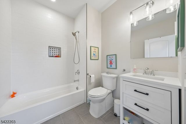 35 Lee Rd, Livingston Twp., NJ 07039