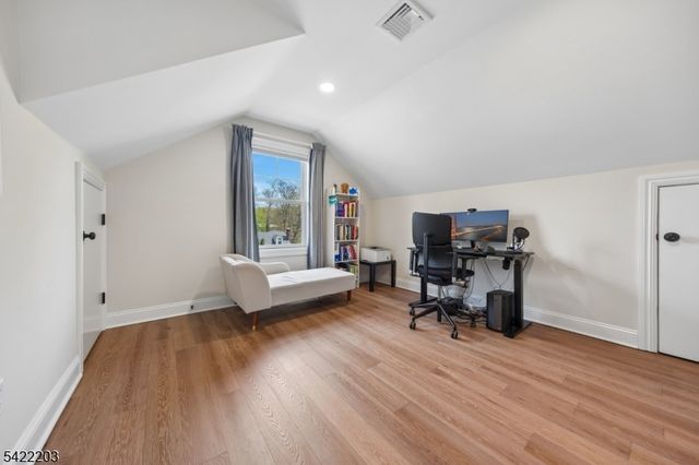 35 Lee Rd, Livingston Twp., NJ 07039