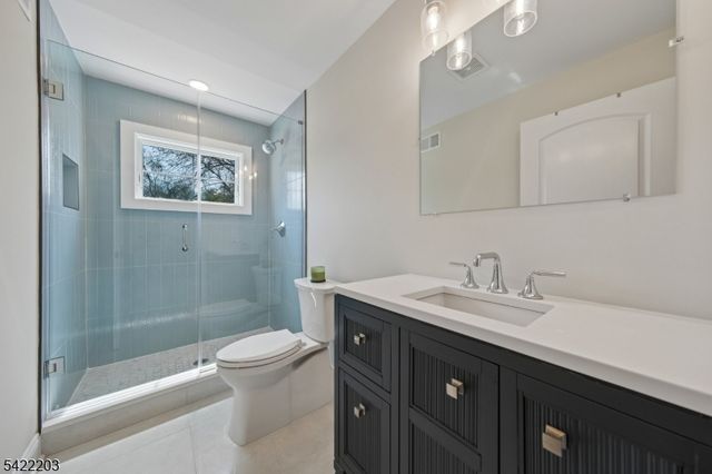 35 Lee Rd, Livingston Twp., NJ 07039