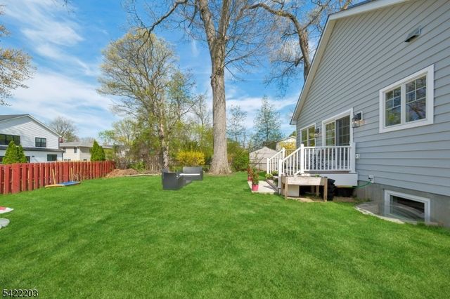 35 Lee Rd, Livingston Twp., NJ 07039