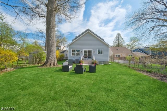 35 Lee Rd, Livingston Twp., NJ 07039