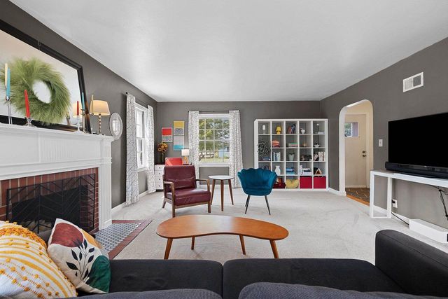 3037 LINCK COURT, Green Bay, WI 54301