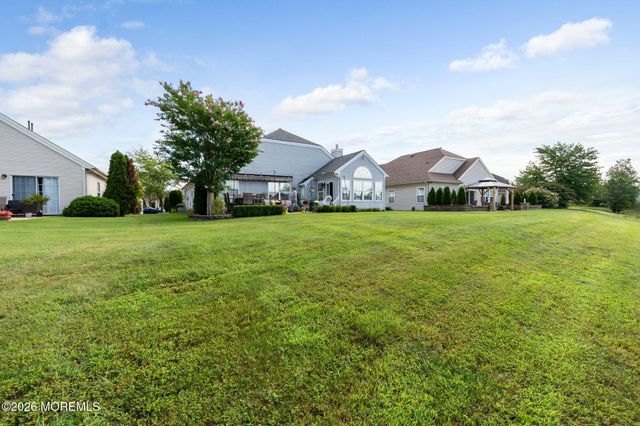 3 Gascony Circle, Manchester, NJ 08759
