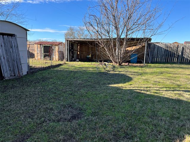 210 Colorado W, Millsap, TX 76066