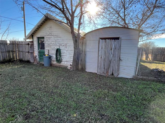 210 Colorado W, Millsap, TX 76066
