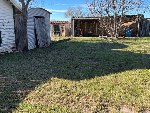 210 Colorado W, Millsap, TX 76066