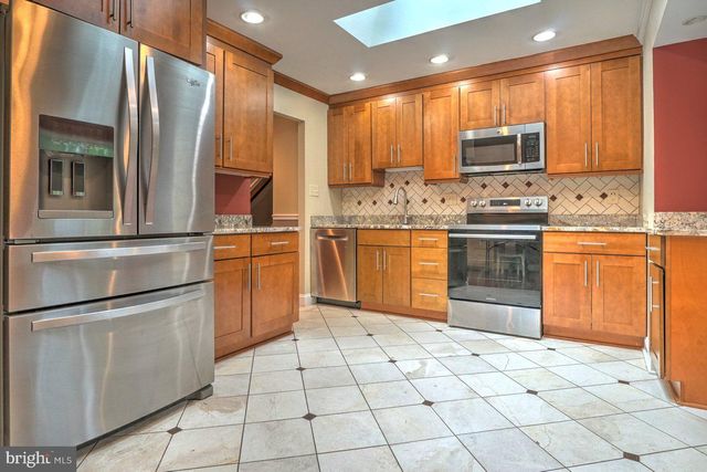2405 EARLSGATE CT, Reston, VA 20191