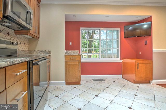 2405 EARLSGATE CT, Reston, VA 20191