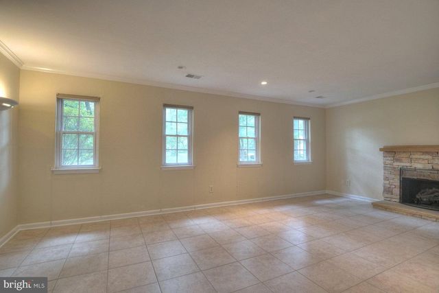 2405 EARLSGATE CT, Reston, VA 20191