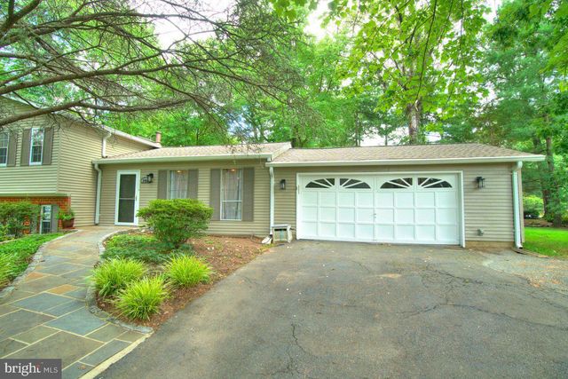 2405 EARLSGATE CT, Reston, VA 20191