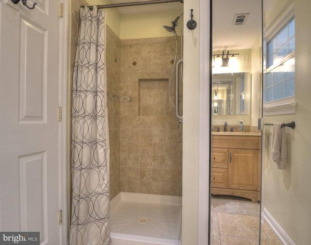 2405 EARLSGATE CT, Reston, VA 20191