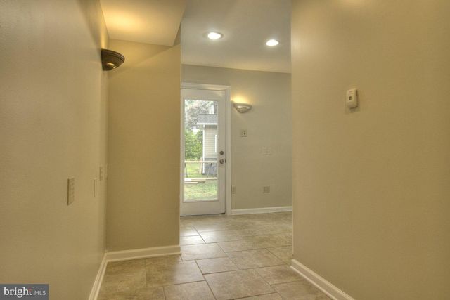 2405 EARLSGATE CT, Reston, VA 20191