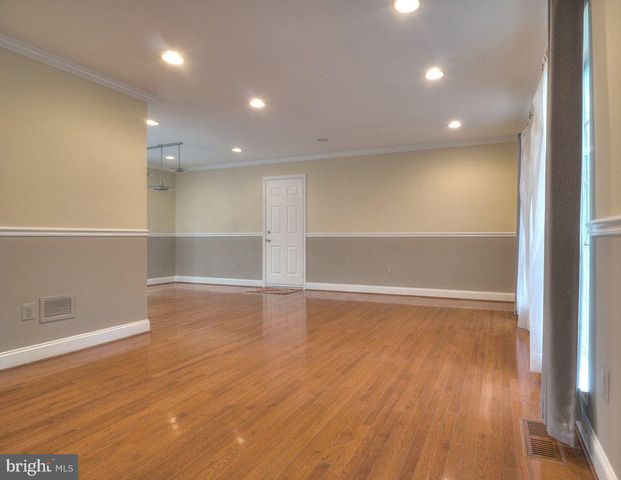 2405 EARLSGATE CT, Reston, VA 20191