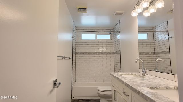 8637 E KEIM Drive, Scottsdale, AZ 85250