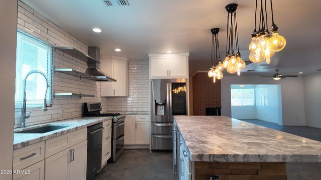 8637 E KEIM Drive, Scottsdale, AZ 85250