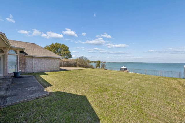 9001 Briarcrest Drive, Rowlett, TX 75089