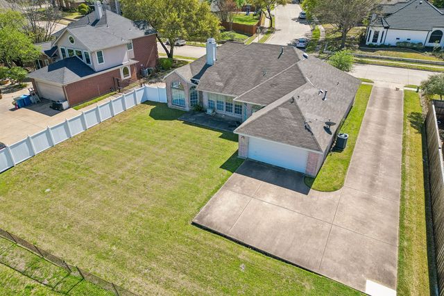 9001 Briarcrest Drive, Rowlett, TX 75089