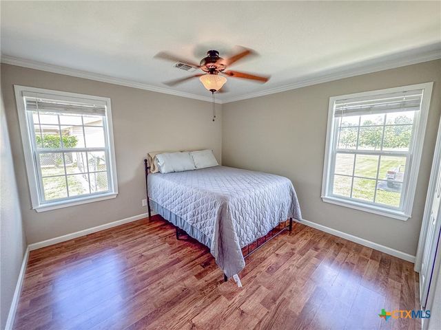 510 E 7th Street, Yorktown, TX 78164