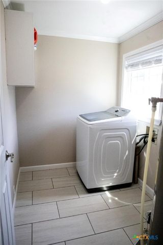 510 E 7th Street, Yorktown, TX 78164