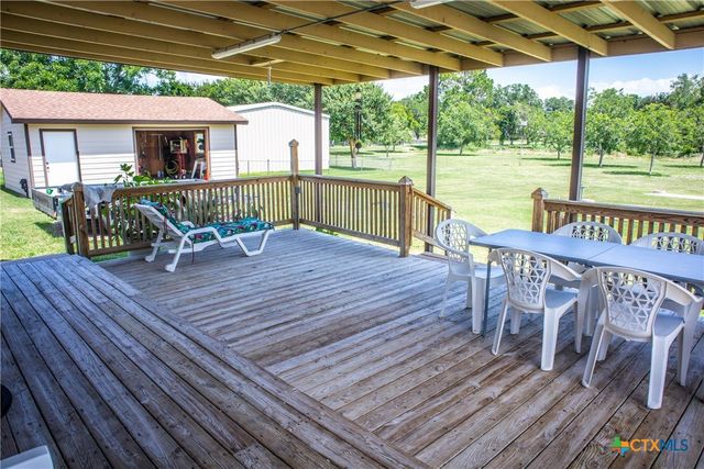 510 E 7th Street, Yorktown, TX 78164