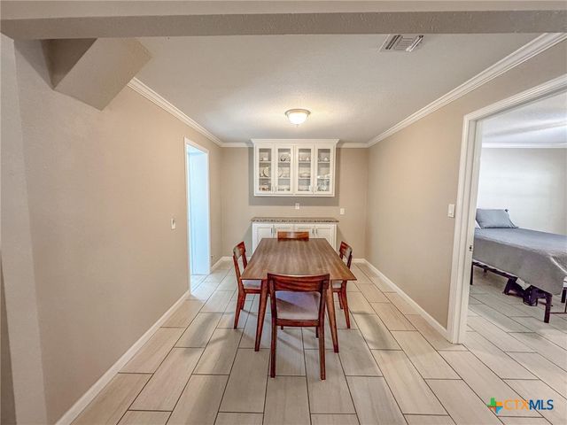 510 E 7th Street, Yorktown, TX 78164