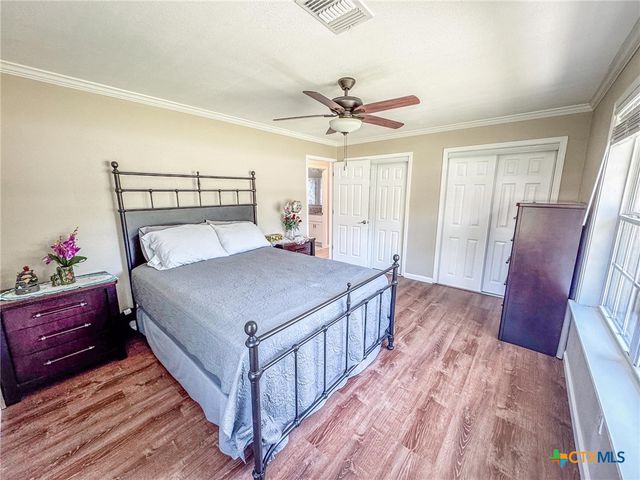 510 E 7th Street, Yorktown, TX 78164