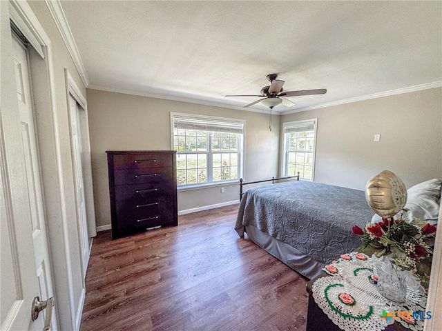 510 E 7th Street, Yorktown, TX 78164