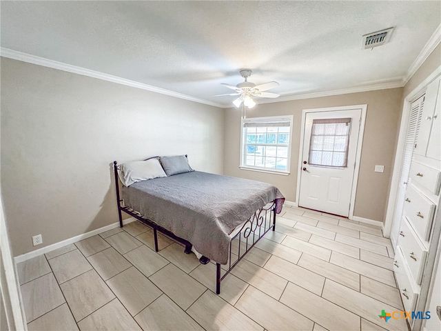 510 E 7th Street, Yorktown, TX 78164