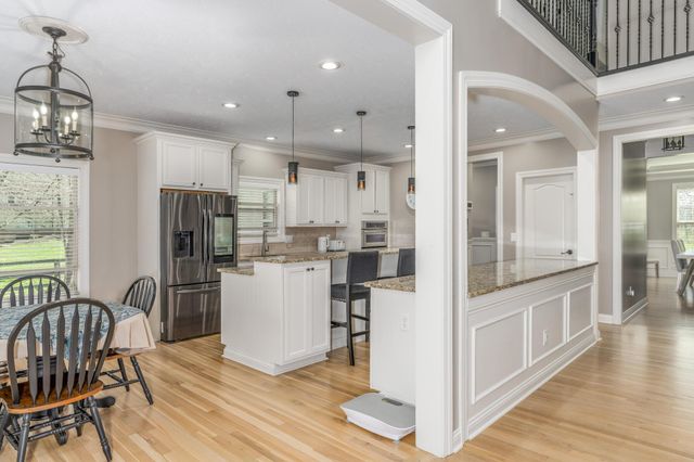 992 Elderberry Loop, Delaware, OH 43015