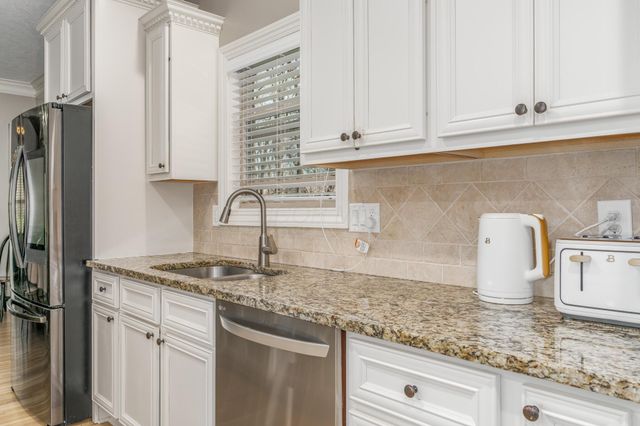 992 Elderberry Loop, Delaware, OH 43015