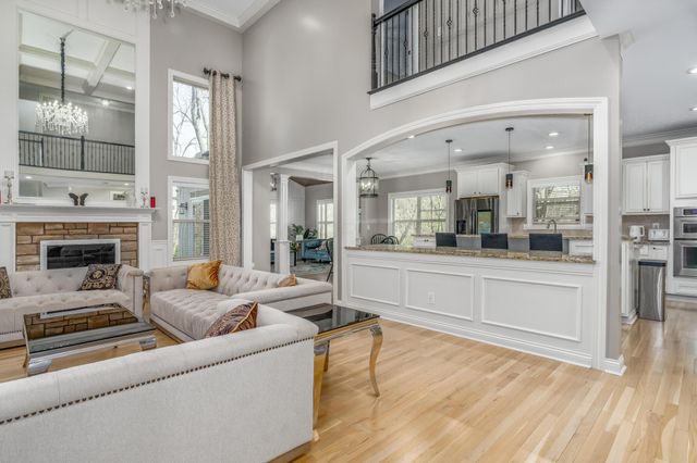 992 Elderberry Loop, Delaware, OH 43015