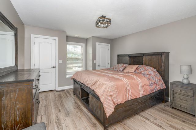 992 Elderberry Loop, Delaware, OH 43015