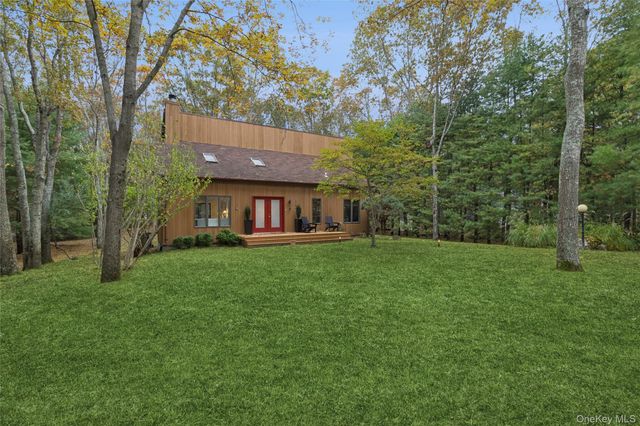 15 Mount Misery Drive, Sag Harbor, NY 11963
