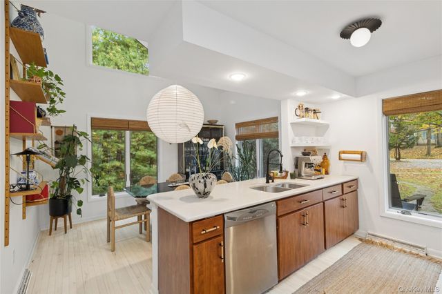 15 Mount Misery Drive, Sag Harbor, NY 11963