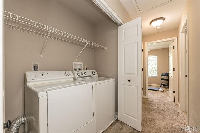 612 Summer Winds Lane E, St Peters, MO 63376