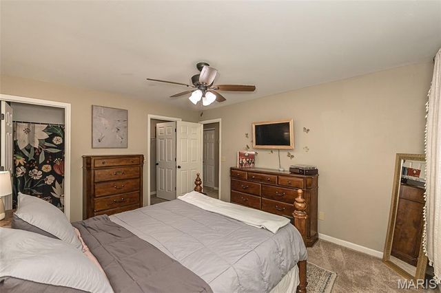 612 Summer Winds Lane E, St Peters, MO 63376