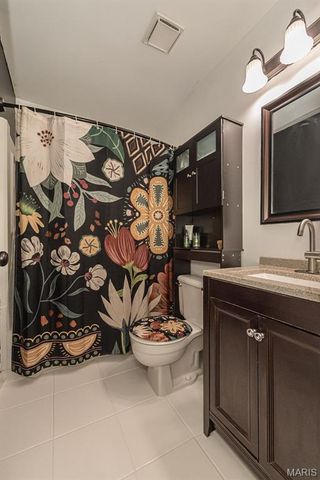 612 Summer Winds Lane E, St Peters, MO 63376