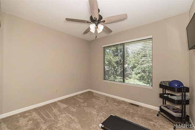 612 Summer Winds Lane E, St Peters, MO 63376