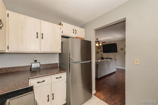 612 Summer Winds Lane E, St Peters, MO 63376