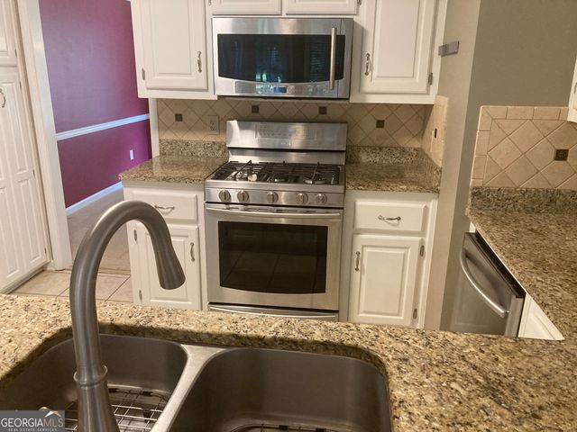 863 Fairwood Pointe NW, Acworth, GA 30101